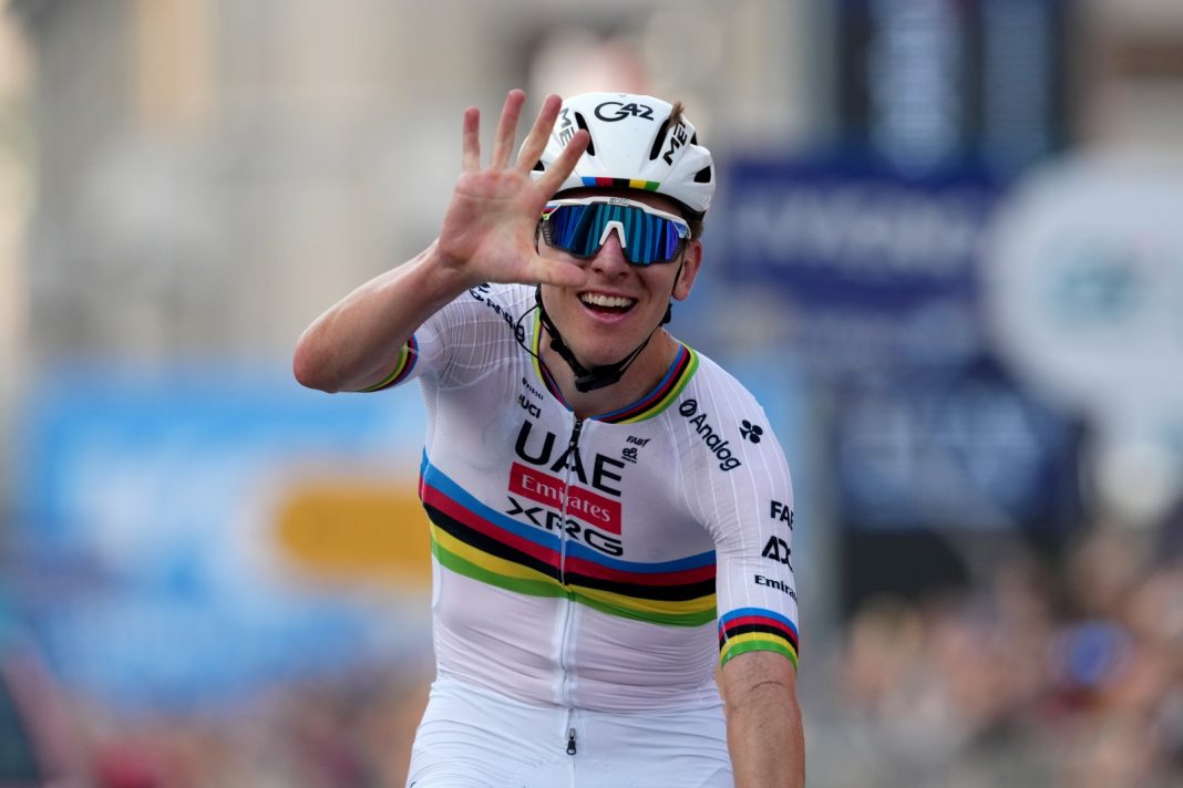 Giro di Lombardia 2025, quinto trionfo di fila per Tadej Pogacar