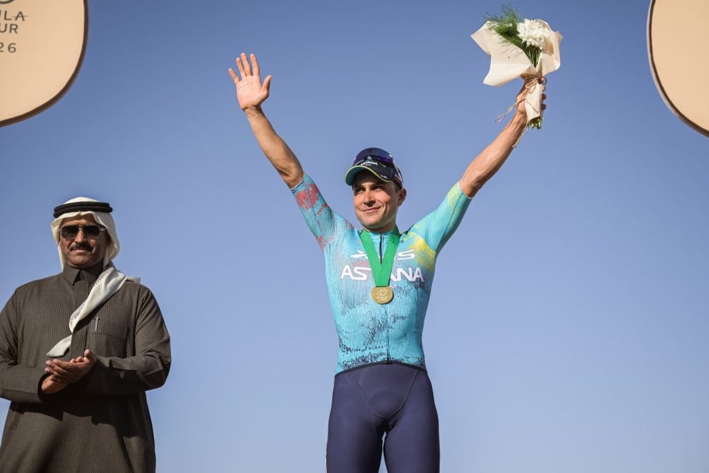 Bella vittoria di Matteo Malucelli nella tappa 4 AlUla Tour 2026. Terza gioia per l'Italia 1 Matteo Malucelli festeggia il successo nella tappa 4 AlUla Tour 2026