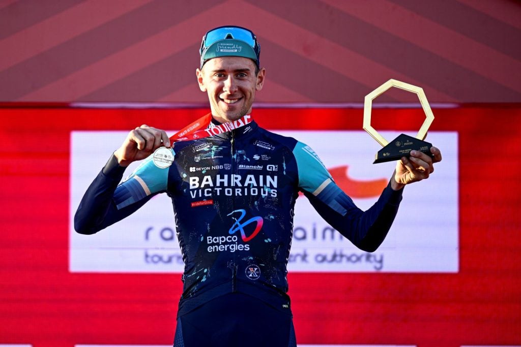 Tappa 3 UAE Tour 2026: splendida vittoria e primato in classifica per l'italiano Tiberi 1 Antonio Tiberi festeggia la vittoria nella tappa 3 UAE Tour 2026