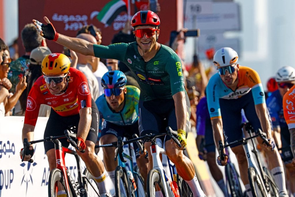 UAE Tour 2026: trionfo finale di Del Toro, nell'ultima tappa tris di Jonathan Milan 2 Jonathan Milan ha vinto la tappa 7 UAE Tour 2026