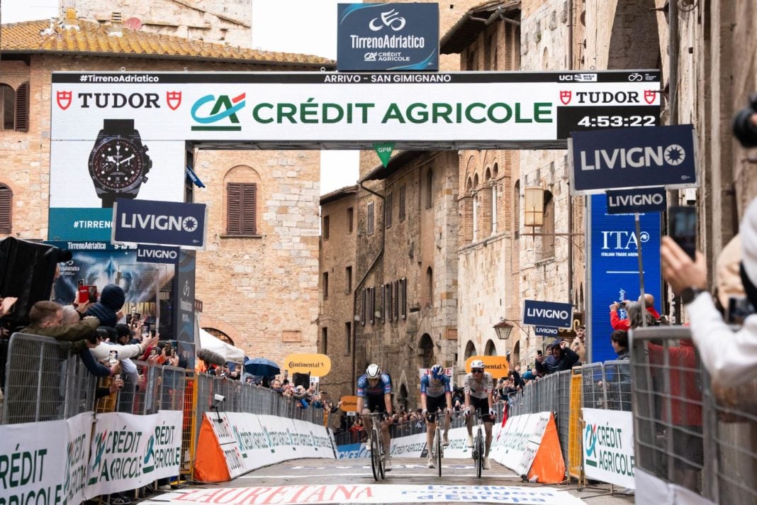 Mathieu Van der Poel ha vinto la tappa 2 Tirreno Adriatico 2026