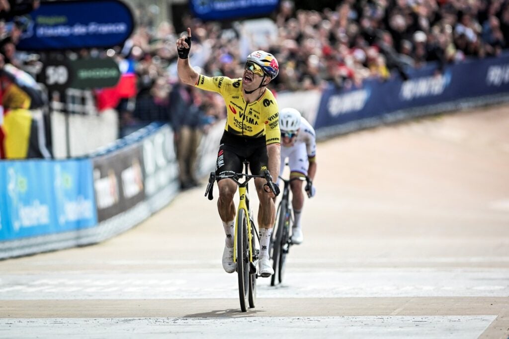 Liegi Bastogne Liegi 2026: Pogacar centra la quarta vittoria alla Doyenne e sale a 13 Monumento 2 Parigi Roubaix 2026, vittoria di Wout Van Aert