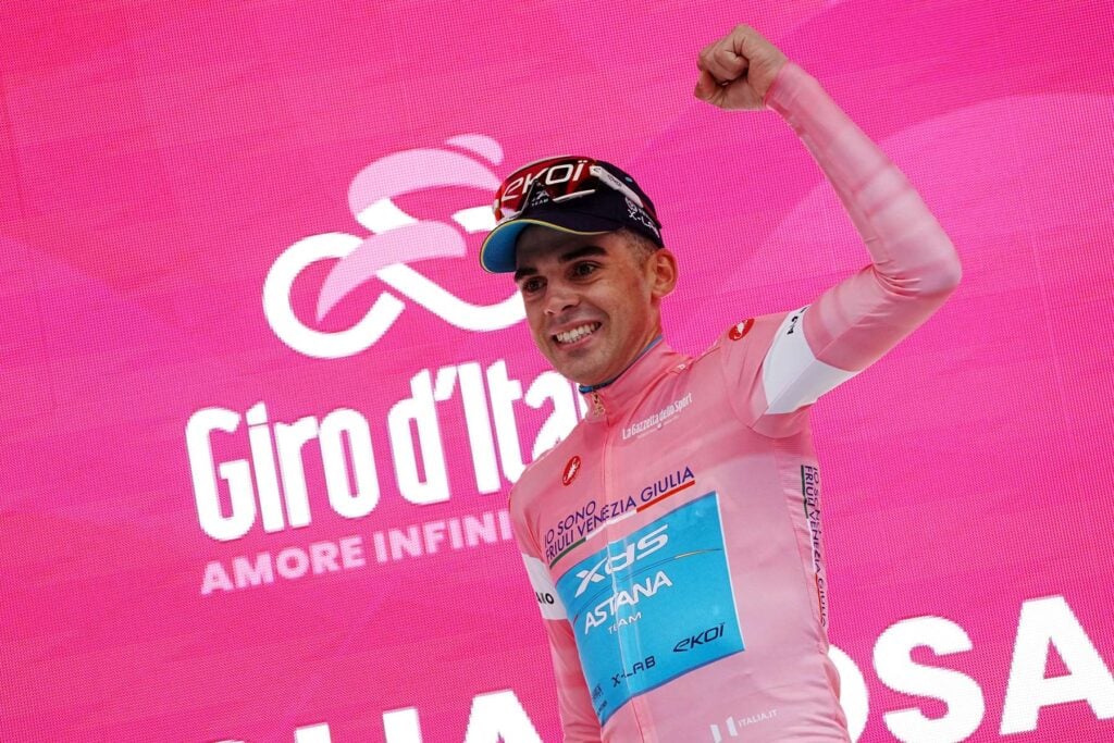 Tappa 2 Giro d'Italia 2026: Silva firma la prima vittoria di sempre per l'Uruguay 1 Guillermo Thomas Silva in maglia rosa dopo la tappa 2 Giro d'Italia 2026