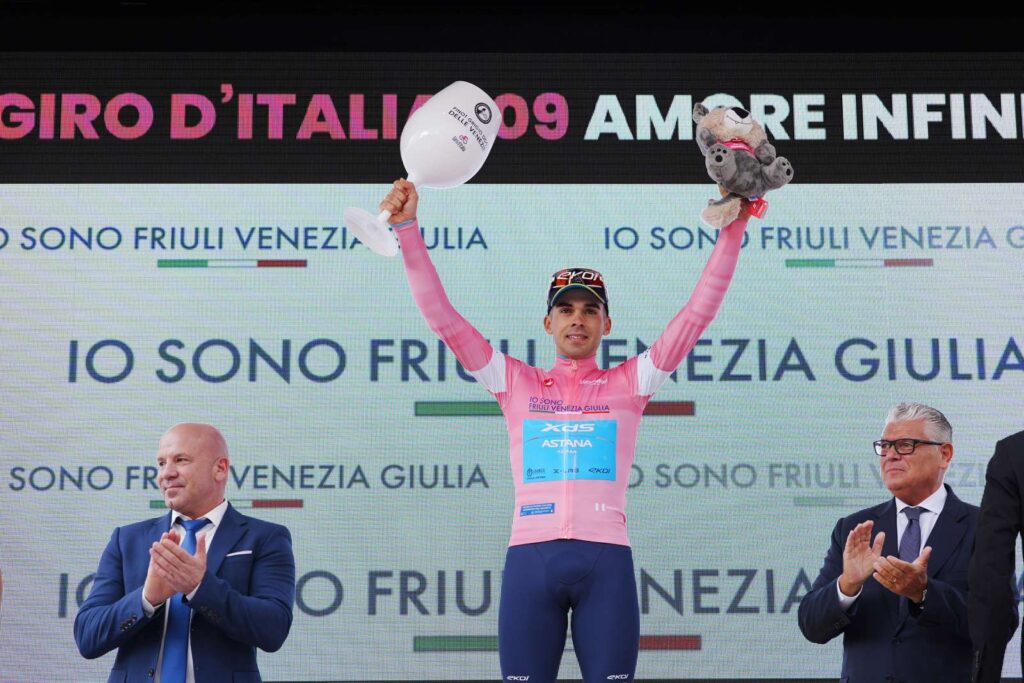 Magnier firma il bis nella tappa 3 Giro d'Italia 2026 grazie a uno sprint spettacolare 1 Guillermo Thomas Silva resta in maglia rosa dopo la tappa 3 Giro d'Italia 2026