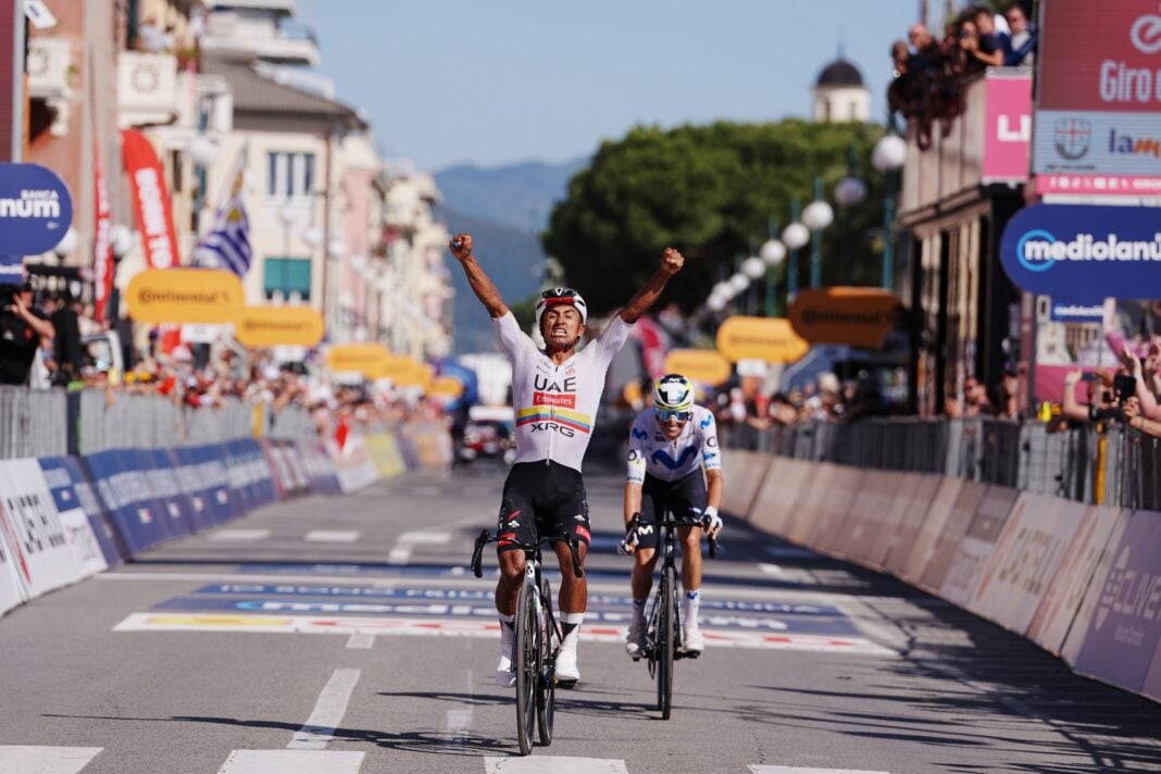 Tappa 11 Giro d'Italia 2026, spettacolare tris di Jhonatan Narvaez