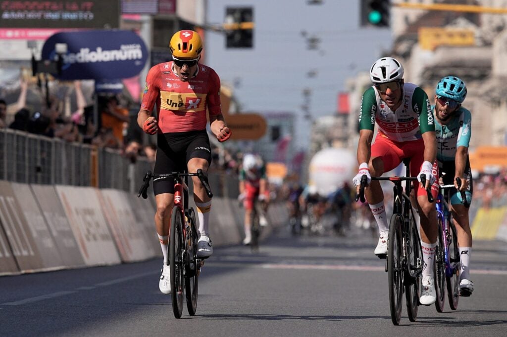 Tappa 7 Vuelta di Spagna 2026: trionfo norvegese con Leknessund e Johannessen 2 Tappa 15 Giro d'Italia 2026, vittoria di Fredrik Dversnes Lavik