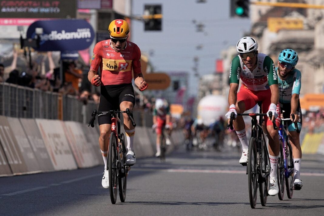 Tappa 15 Giro d'Italia 2026, vittoria di Fredrik Dversnes Lavik