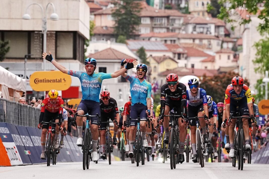 Tappa 2 Giro d'Italia 2026, la storica vittoria di Guillermo Thomas Silva