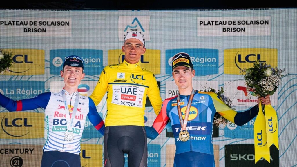 Tappa 2 Tour de France 2026: Del Toro centra la vittoria a Barcellona e ringrazia Pogacar 3 Il podio finale del Giro del Delfinato 2026, vinto da Del Toro